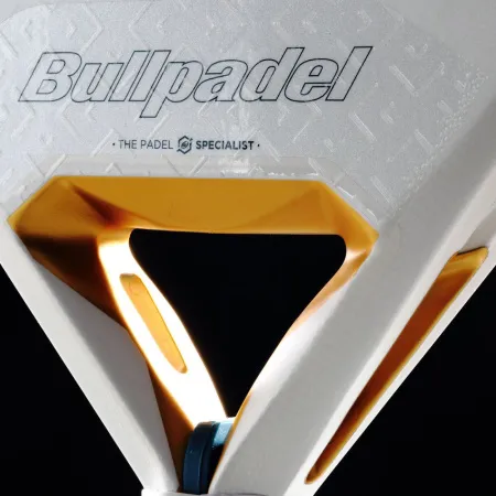 Ракетка для падела BULLPADEL Pearl 26, 493804, для профессионалов, карбон, бело-серый за 35&nbsp;929.50 ₽ купить в Стерлитамаке